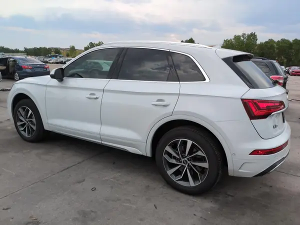 WA1CAAFY8M2081010 2021 AUDI Q5 - Image 2