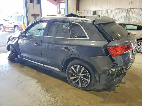 WA1CAAFYXM2102228 2021 AUDI Q5 - Image 2