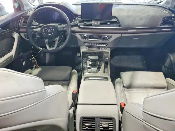 WA1CAAFYXM2102228 2021 AUDI Q5 - Image 8