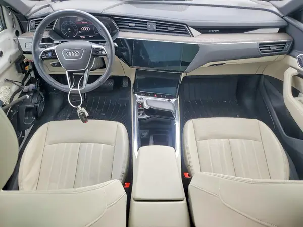 WA1CAAGE0RB007771 2024 AUDI Q8 - Image 8