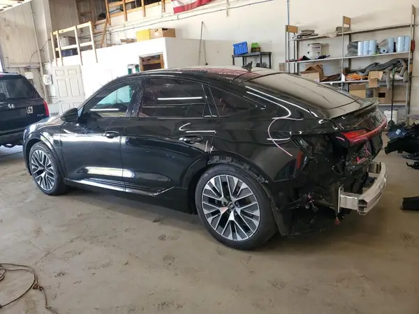 WA1CAAGE0RB010685 2024 AUDI Q8 - Image 2