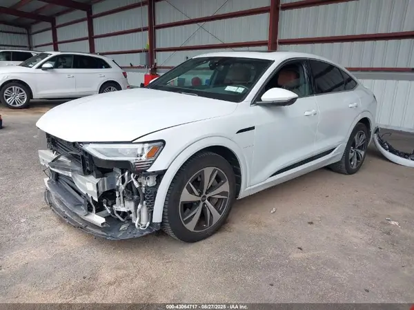 WA1CAAGE2RB024796 2024 AUDI Q8 - Image 2