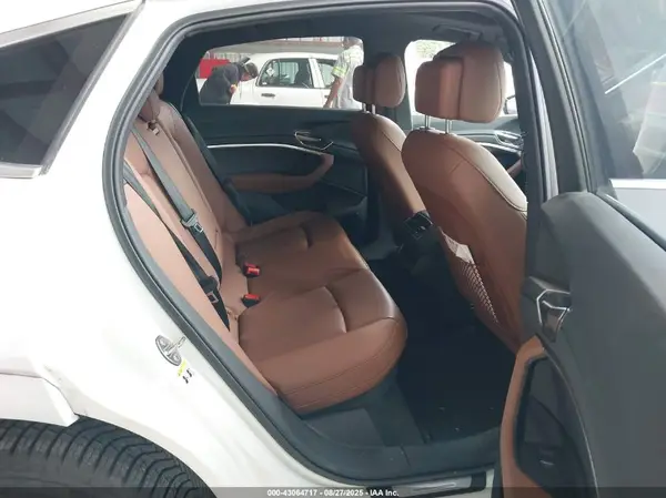 WA1CAAGE2RB024796 2024 AUDI Q8 - Image 8