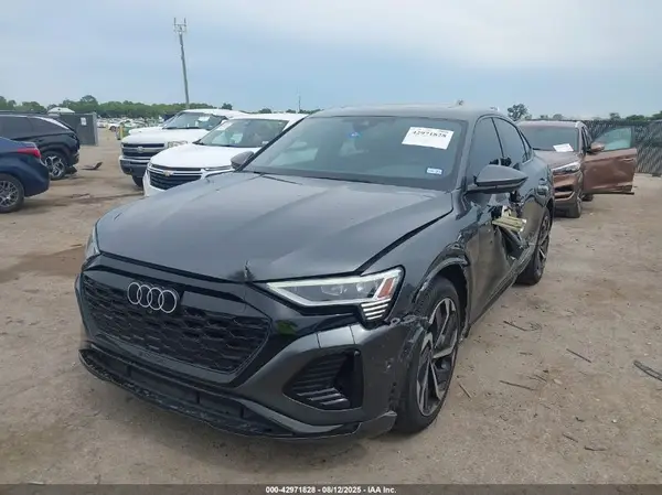 WA1CAAGE2RB026872 2024 AUDI Q8 - Image 2