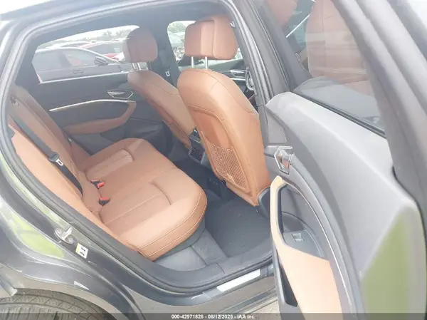 WA1CAAGE2RB026872 2024 AUDI Q8 - Image 8