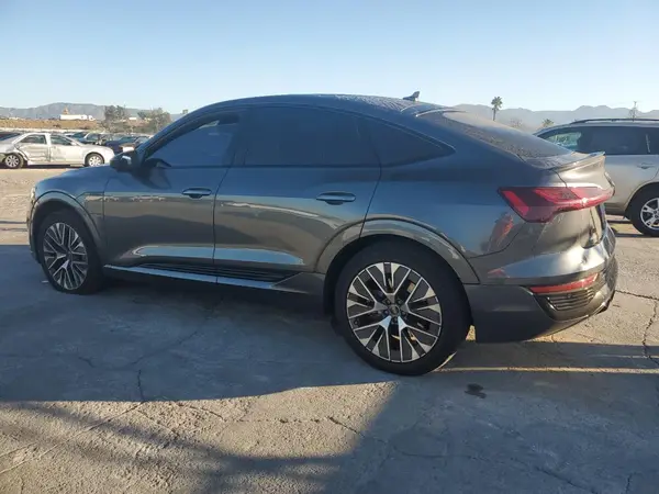 WA1CAAGE3RB013872 2024 AUDI Q8 - Image 2