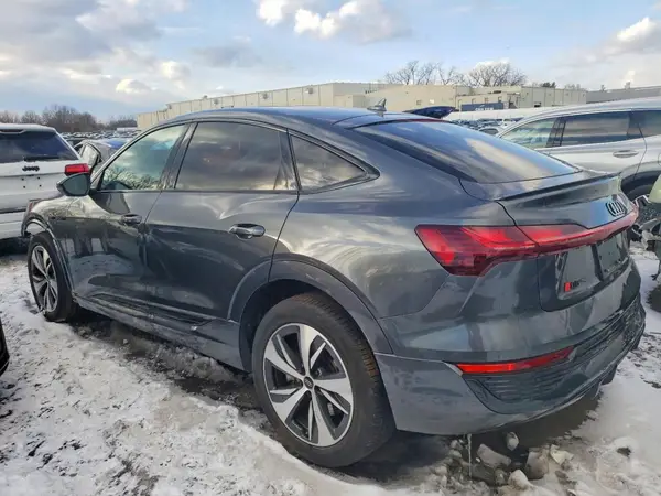 WA1CAAGE3RB022474 2024 AUDI Q8 - Image 2