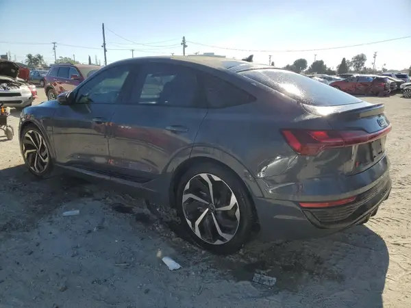 WA1CAAGE3RB032762 2024 AUDI Q8 - Image 2