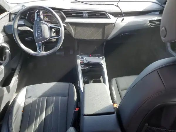 WA1CAAGE3RB032762 2024 AUDI Q8 - Image 8