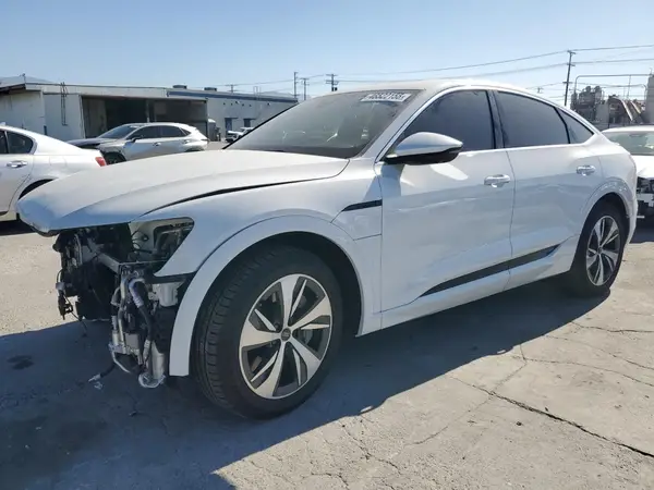 WA1CAAGE4RB016067 2024 AUDI Q8 - Image 1