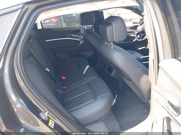 WA1CAAGE4RB048789 2024 AUDI Q8 - Image 8