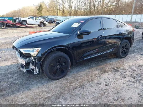 WA1CAAGE5RB016630 2024 AUDI Q8 - Image 2