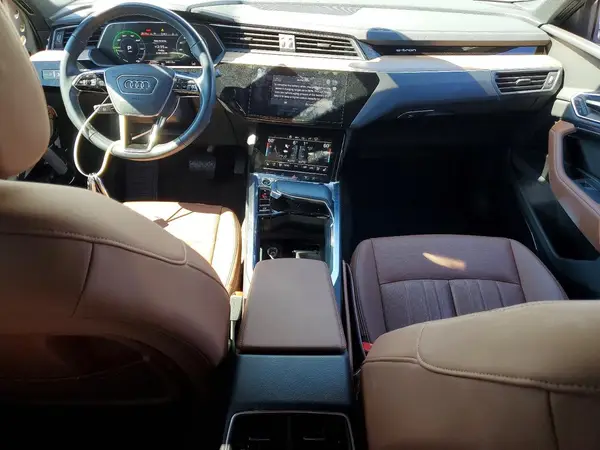 WA1CAAGE5RB032617 2024 AUDI Q8 - Image 8