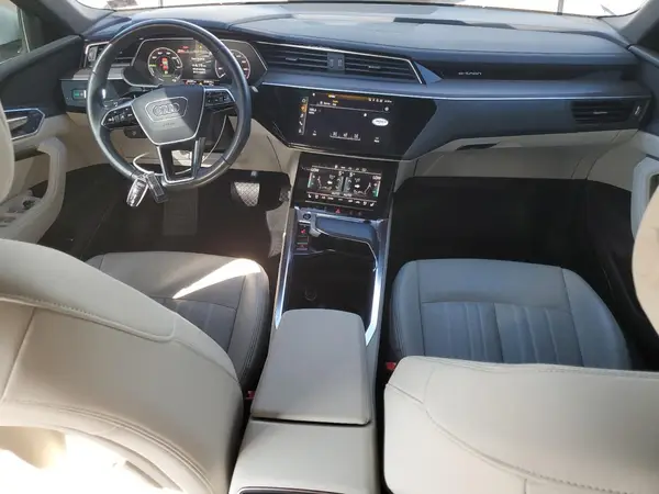 WA1CAAGE6RB007869 2024 AUDI Q8 - Image 8
