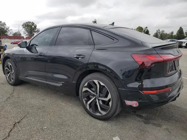 WA1CAAGE6RB012134 2024 AUDI Q8 - Image 2