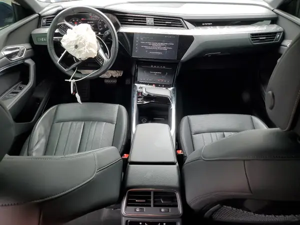 WA1CAAGE6RB012134 2024 AUDI Q8 - Image 8