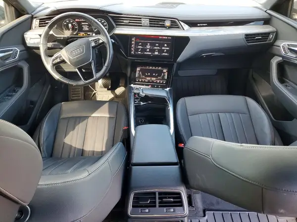 WA1CAAGE6RB035171 2024 AUDI Q8 - Image 8