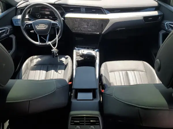WA1CAAGE7RB032814 2024 AUDI Q8 - Image 8