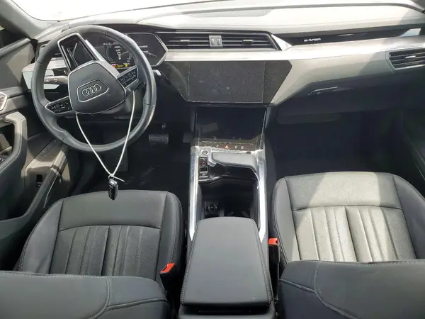 WA1CAAGE7RB035227 2024 AUDI Q8 - Image 8