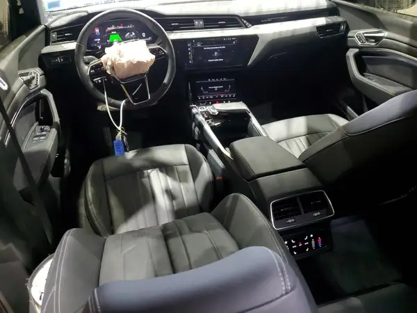 WA1CAAGE7RB036295 2024 AUDI Q8 - Image 8
