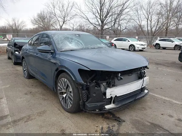 WA1CAAGE7RB039374 2024 AUDI Q8 - Image 1