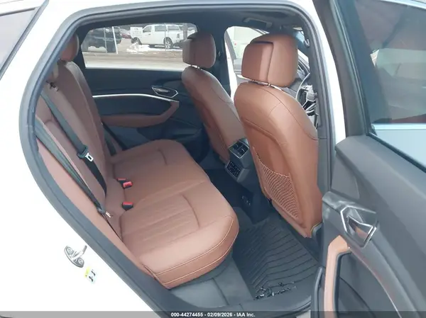 WA1CAAGE9RB036203 2024 AUDI Q8 - Image 8