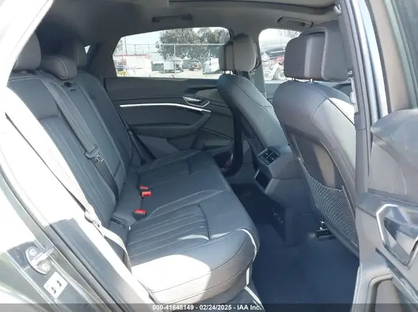 WA1CAAGE9RB049520 2024 AUDI Q8 - Image 8