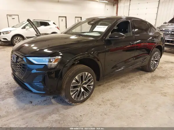 WA1CAAGE9RB066785 2024 AUDI Q8 - Image 2