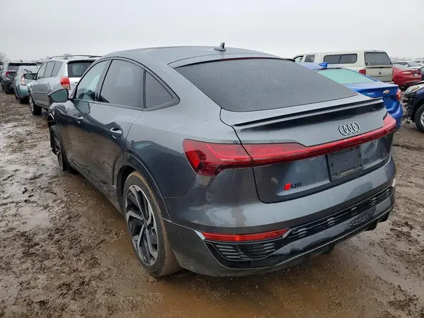 WA1CAAGEXRB020141 2024 AUDI Q8 - Image 2