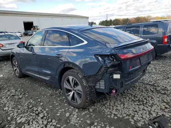 WA1CABGE4RB055585 2024 AUDI Q8 - Image 2