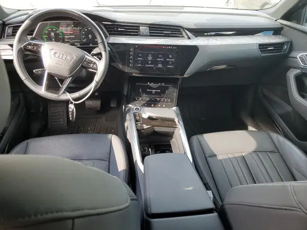 WA1CABGE4RB055585 2024 AUDI Q8 - Image 8