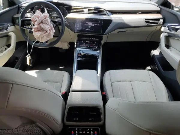 WA1CABGE8RB044279 2024 AUDI Q8 - Image 8