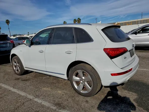 WA1CGAFPXGA014165 2016 AUDI Q5 - Image 2