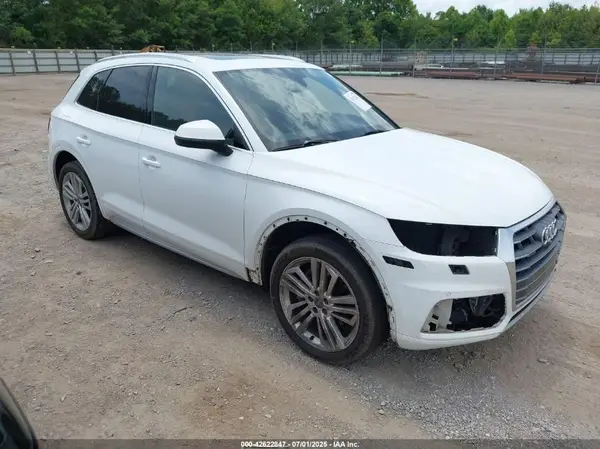 WA1CNAFY0J2016863 2018 AUDI Q5 - Image 1