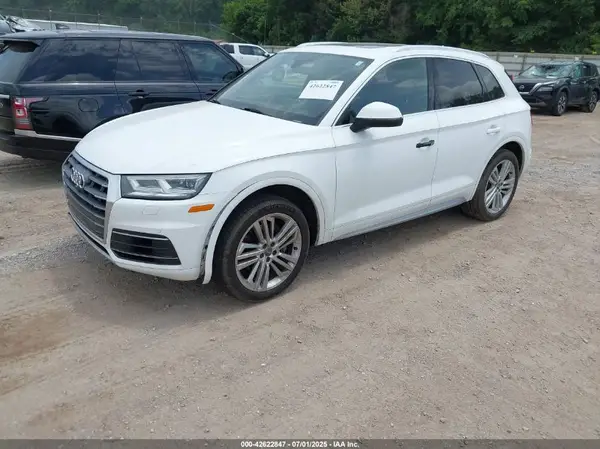 WA1CNAFY0J2016863 2018 AUDI Q5 - Image 2