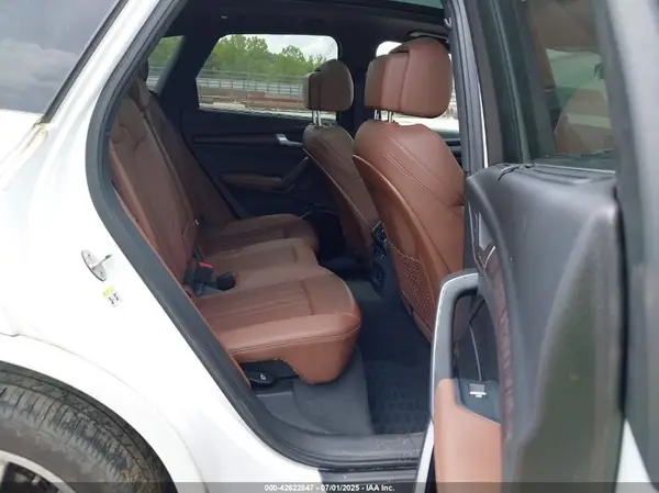 WA1CNAFY0J2016863 2018 AUDI Q5 - Image 8