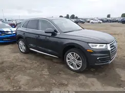 WA1CNAFY0J2079865 2018 AUDI Q5