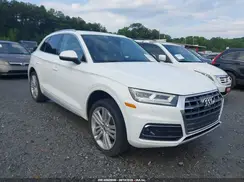 WA1CNAFY0J2088212 2018 AUDI Q5