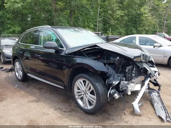WA1CNAFY0J2217145 2018 AUDI Q5 - Image 1
