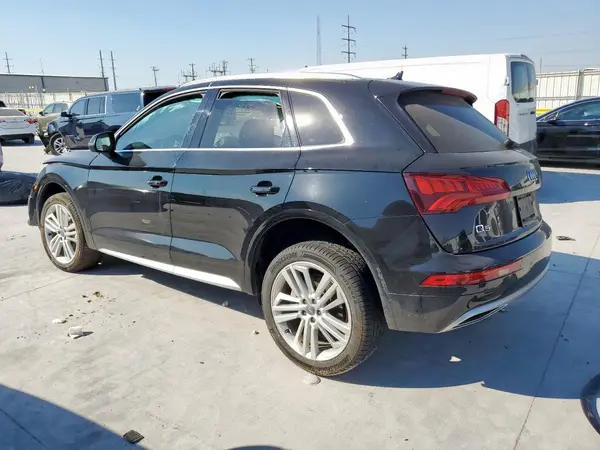 WA1CNAFY0J2223690 2018 AUDI Q5 - Image 2