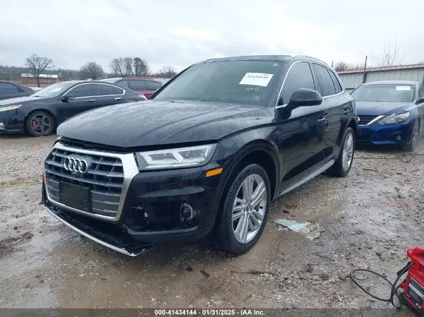 WA1CNAFY0J2227805 2018 AUDI Q5 - Image 2