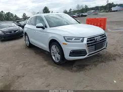 WA1CNAFY0K2118097 2019 AUDI Q5