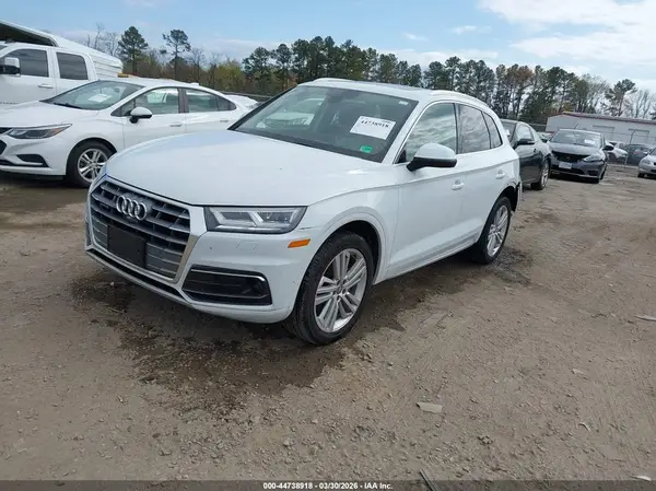 WA1CNAFY0K2118097 2019 AUDI Q5 - Image 2
