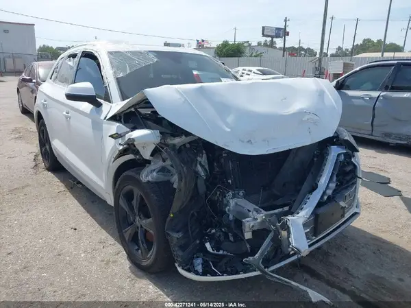 WA1CNAFY0L2092800 2020 AUDI Q5 - Image 1