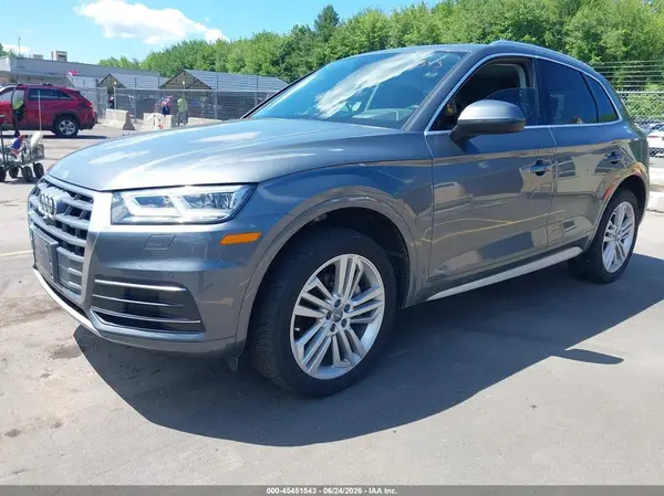 WA1CNAFY1J2016841 2018 AUDI Q5 - Image 2