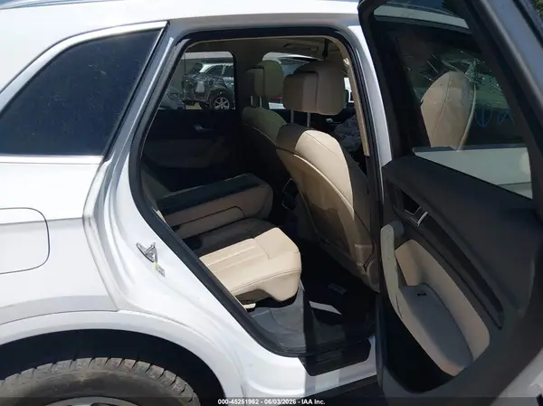 WA1CNAFY1J2087828 2018 AUDI Q5 - Image 8