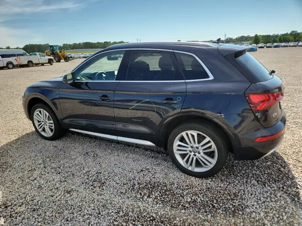 WA1CNAFY1J2093239 2018 AUDI Q5 - Image 2