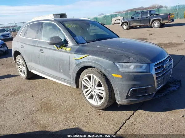 WA1CNAFY1J2129656 2018 AUDI Q5 - Image 1