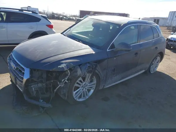 WA1CNAFY1J2129656 2018 AUDI Q5 - Image 2
