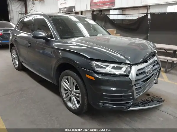 WA1CNAFY1J2156761 2018 AUDI Q5 - Image 1